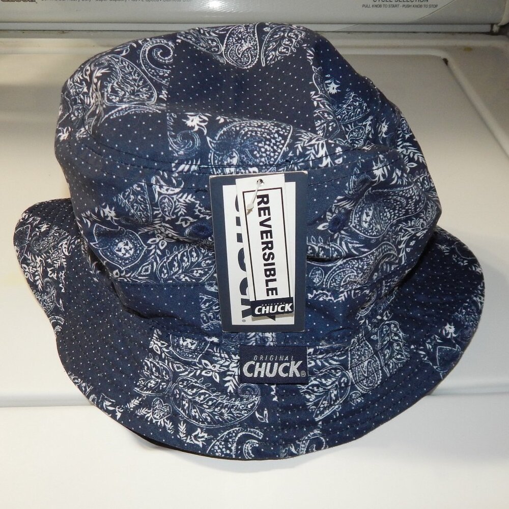 NEW NWT Original CHUCK Bucket Hat Reversible Navy Blue White Paisley Print